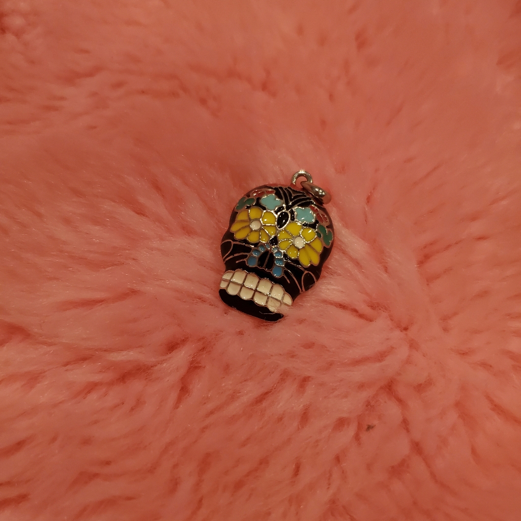 Day Of The Dead Sugar Skull Pendant 5$
